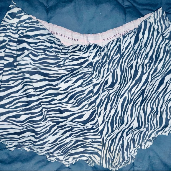 VS Bed Shorts!! Flirty and Adorable On!Limited Edition Line - Picture 2 of 4